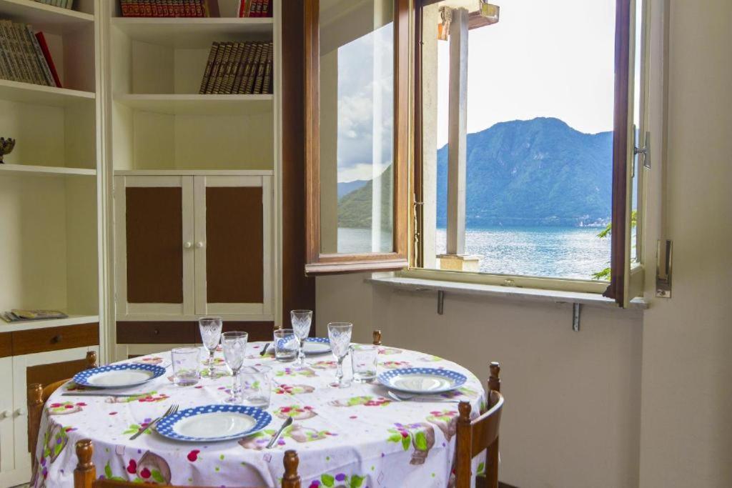 Apartment With Lake View Сала Комачина Екстериор снимка